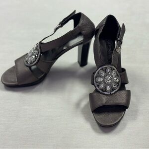 Brighton ‘Viva’ handmade in Italy shoes.  Pewter leather and crystals. size 6